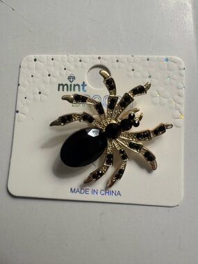 New MINT black spider brooch